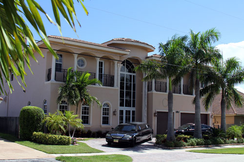 FUM Management President Jamie O’Bryan and management consultant Douglas Sailors in July were living in this million-dollar home in Lighthouse Point, Fla. Both O'Bryan and Sailors declined to answer News21’s questions about their relationship with Disabled Veterans Services.